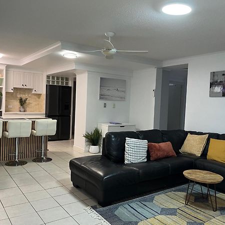 The Burlington Holiday Apartments Maroochydore Exterior photo