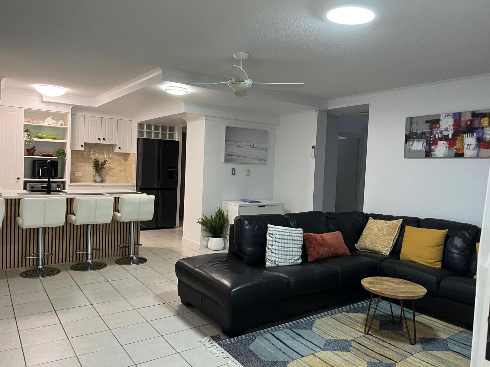 The Burlington Holiday Apartments Maroochydore Exterior photo