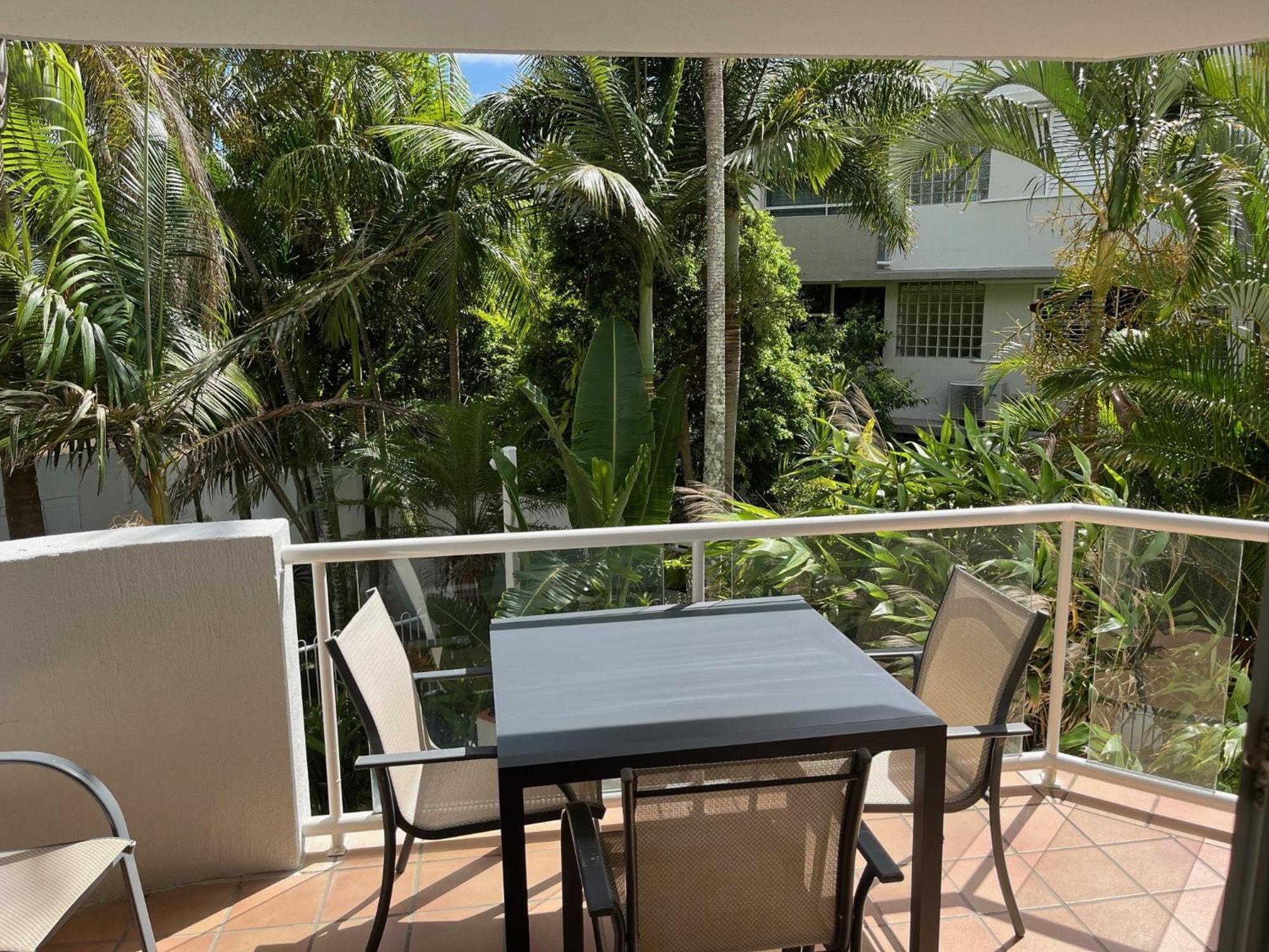 The Burlington Holiday Apartments Maroochydore Exterior photo